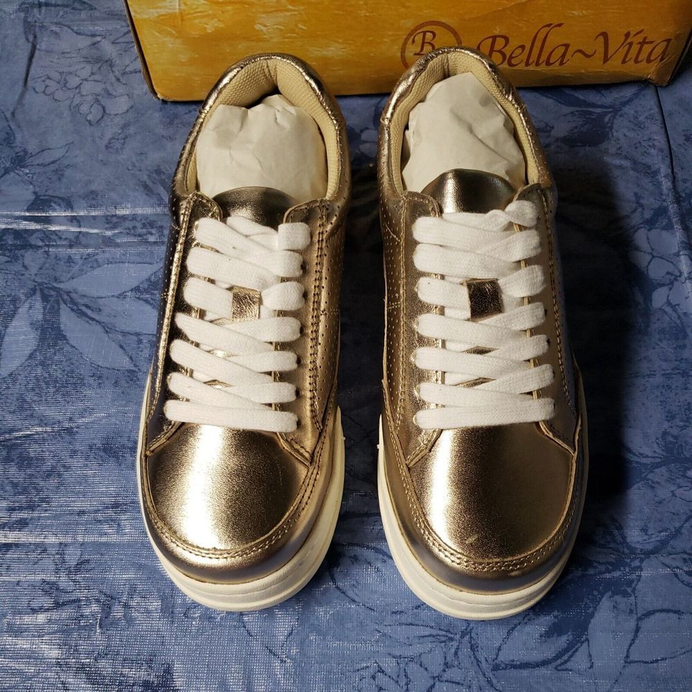 Bella Vita Women s Sneaker, Champagne‎ Leather, 6 Wide